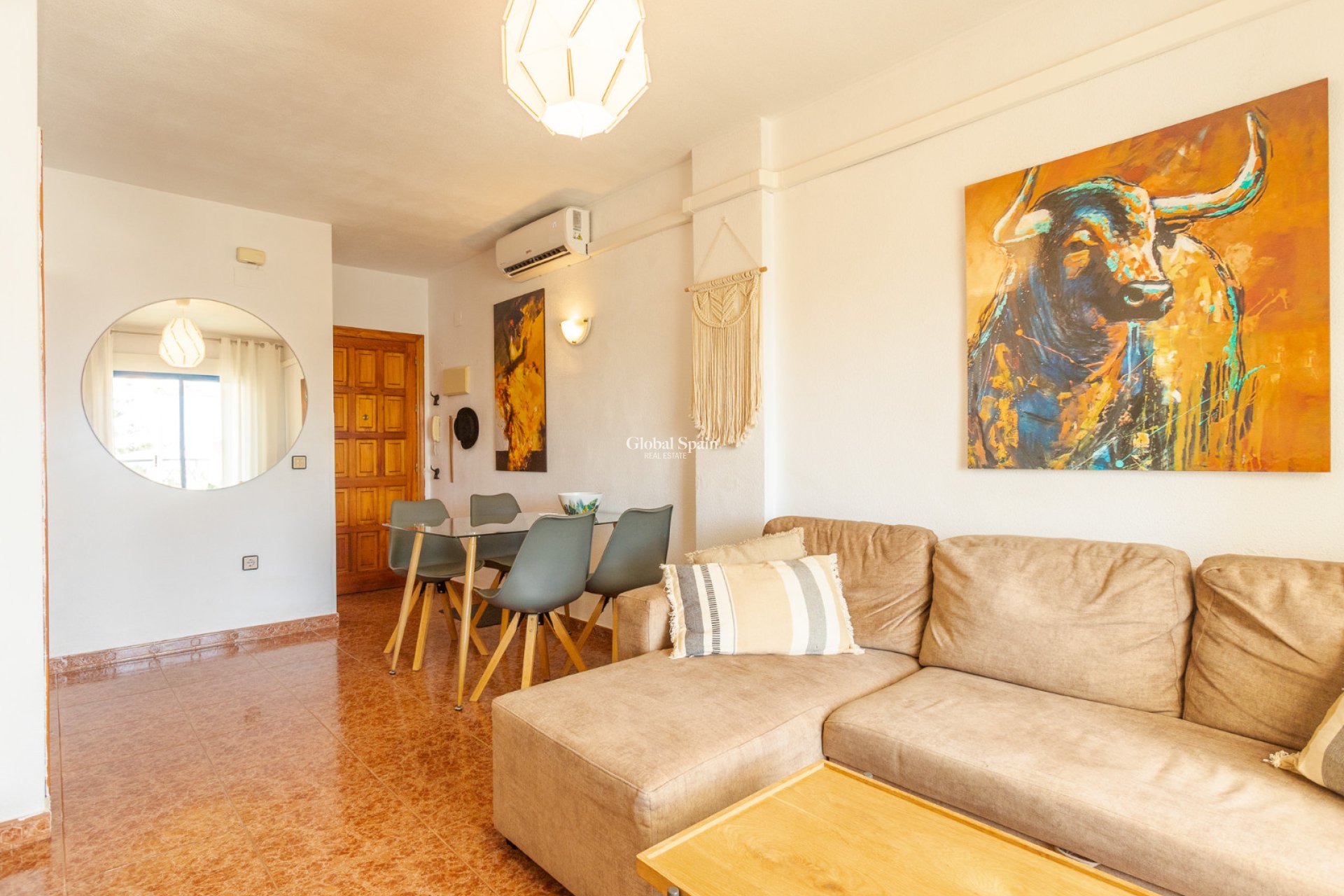 Wederverkoop - APPARTEMENT -
TORREVIEJA - Torrevieja