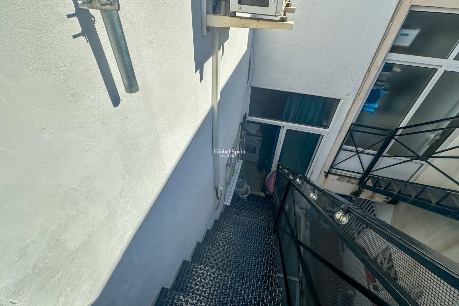 Wederverkoop - APPARTEMENT -
TORREVIEJA - Torrevieja