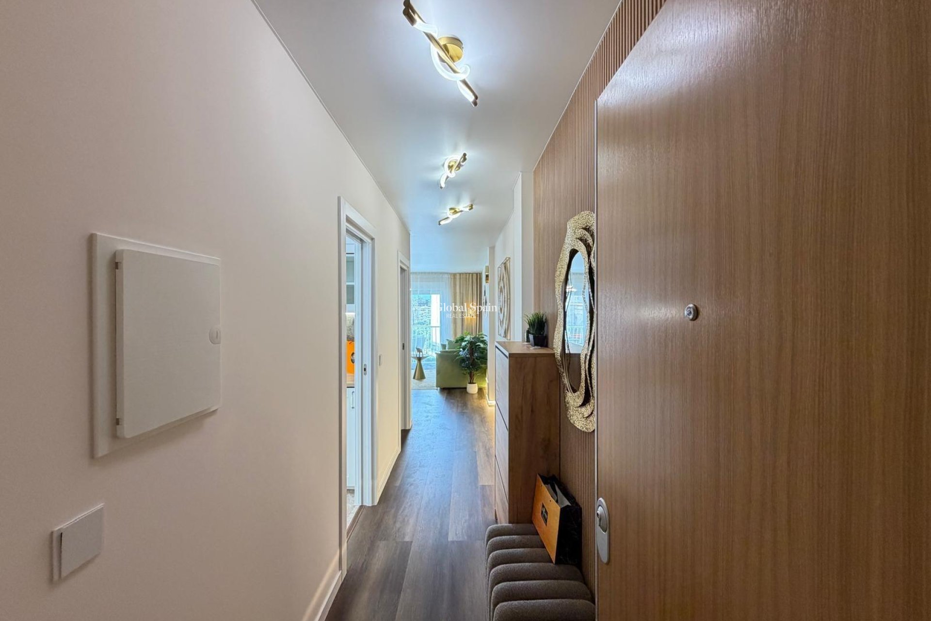 Wederverkoop - APPARTEMENT -
TORREVIEJA - Torrevieja