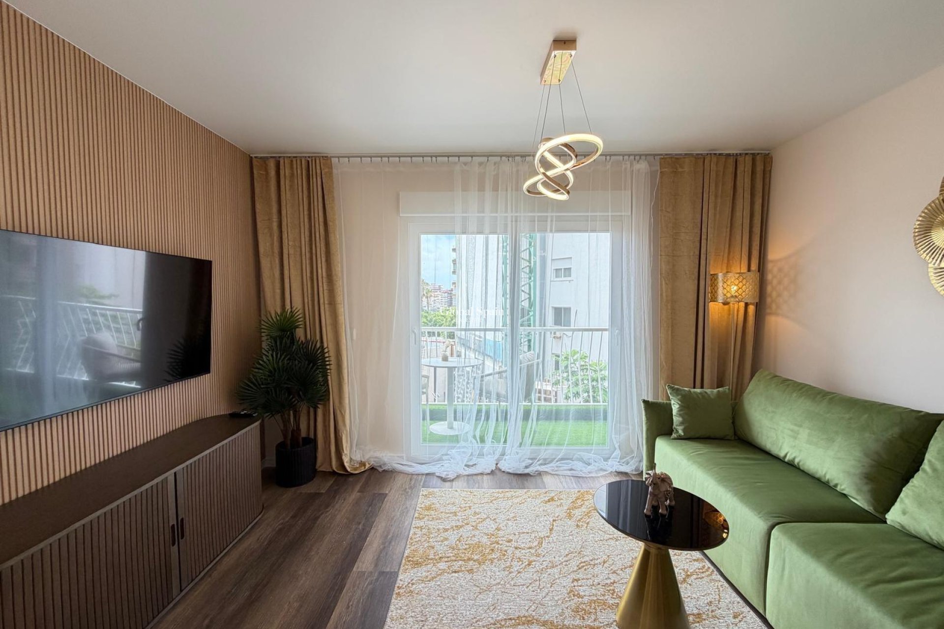 Wederverkoop - APPARTEMENT -
TORREVIEJA - Torrevieja