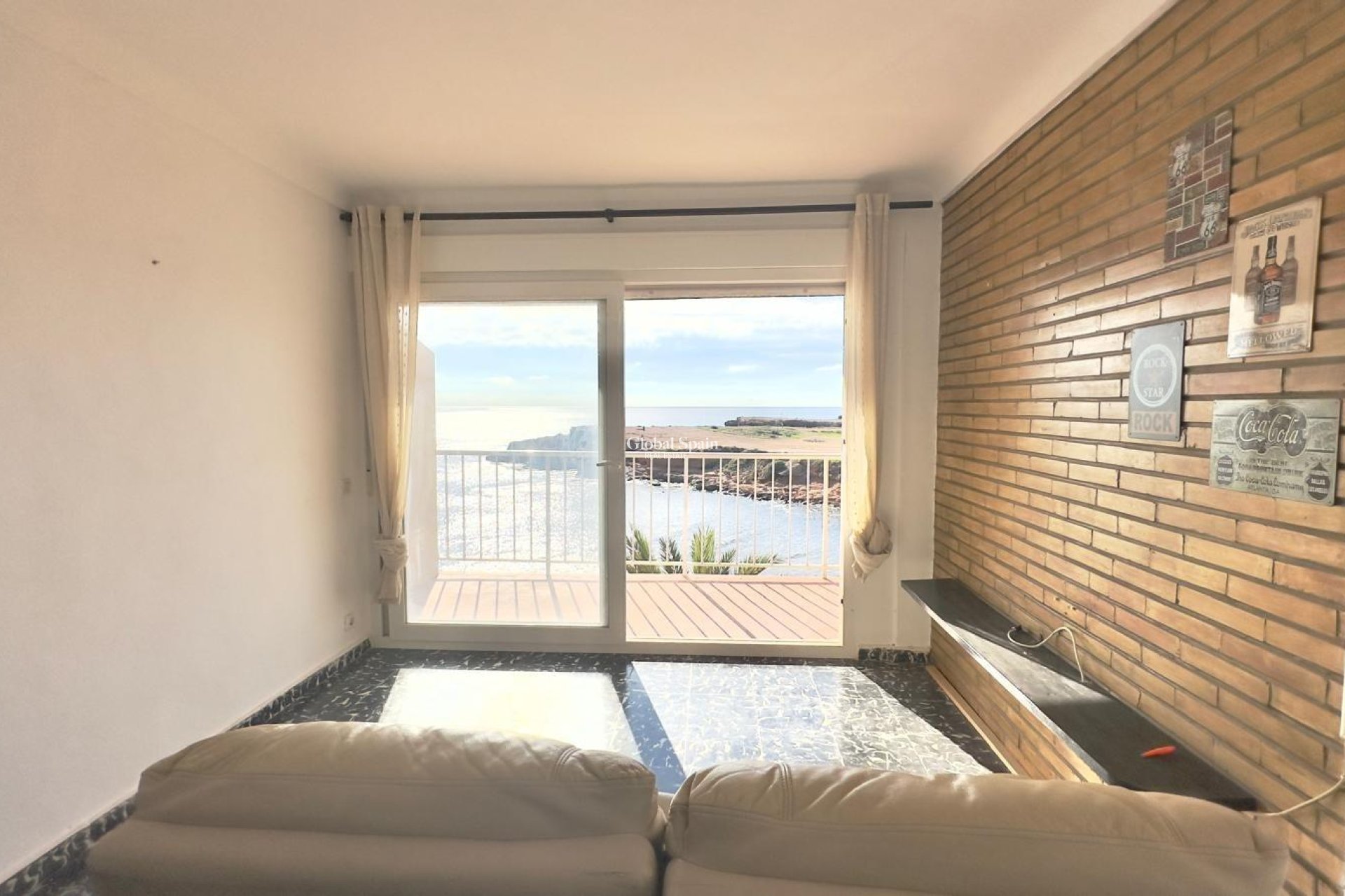Wederverkoop - APPARTEMENT -
TORREVIEJA - Zona Los Frutales