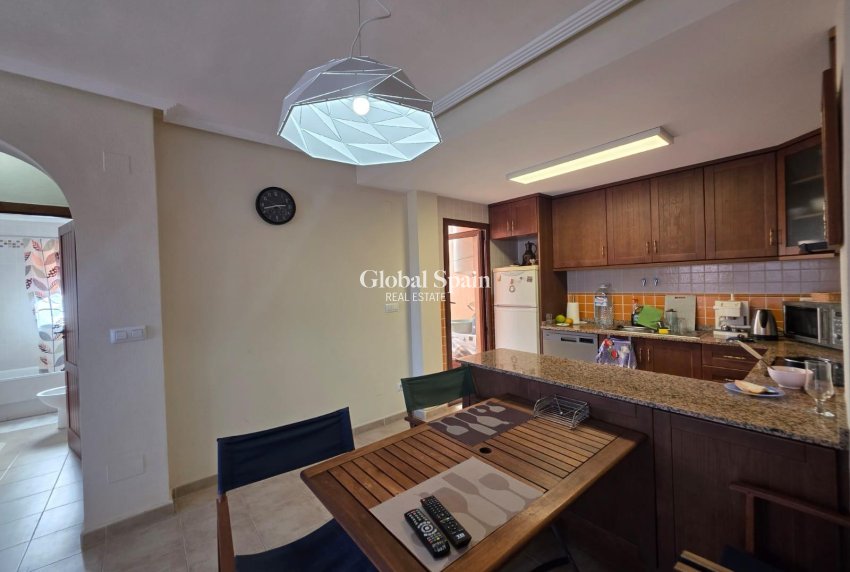 Wederverkoop - APPARTEMENT -
TORREVIEJA - Zona Los Frutales