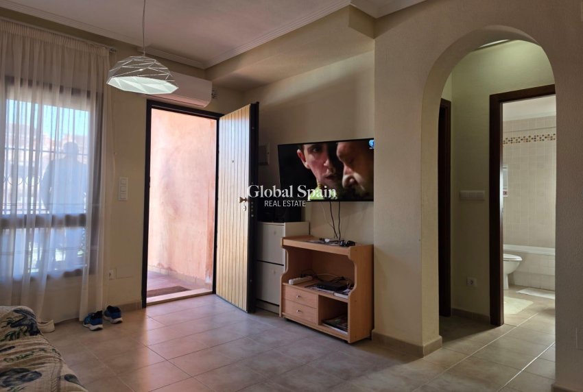 Wederverkoop - APPARTEMENT -
TORREVIEJA - Zona Los Frutales