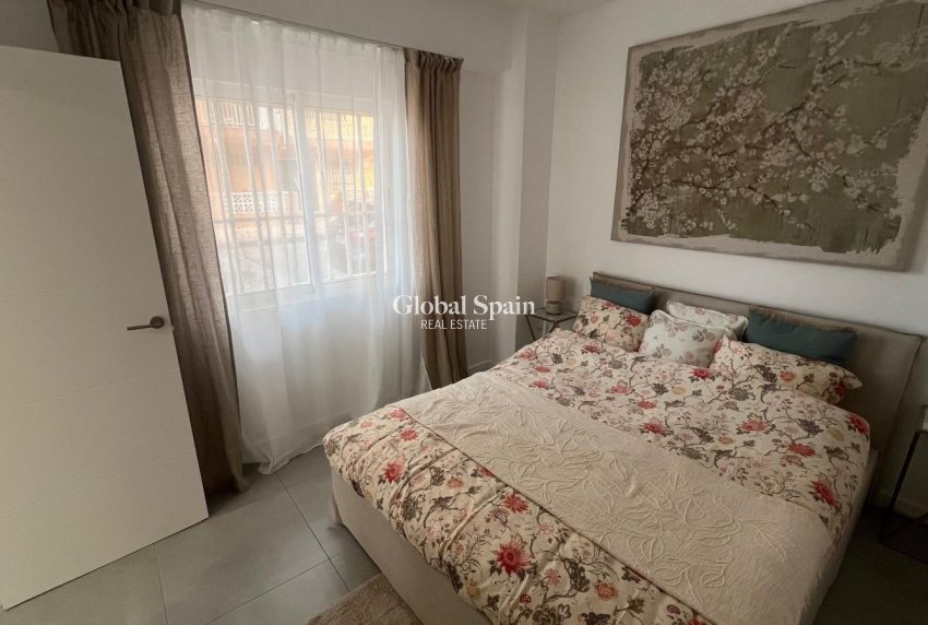 Wederverkoop - APPARTEMENT -
TORREVIEJA - Zona Los Frutales