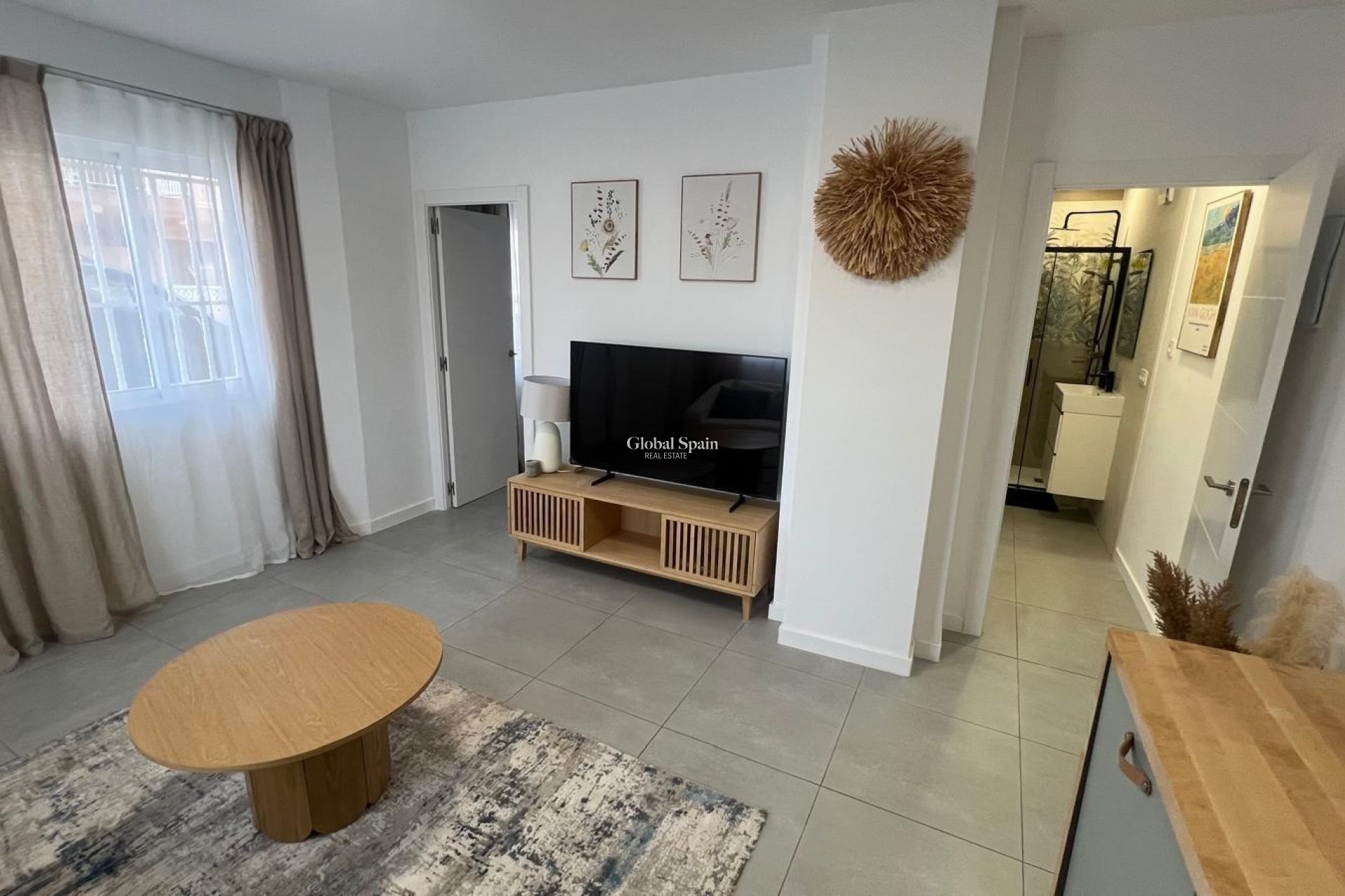 Wederverkoop - APPARTEMENT -
TORREVIEJA - Zona Los Frutales