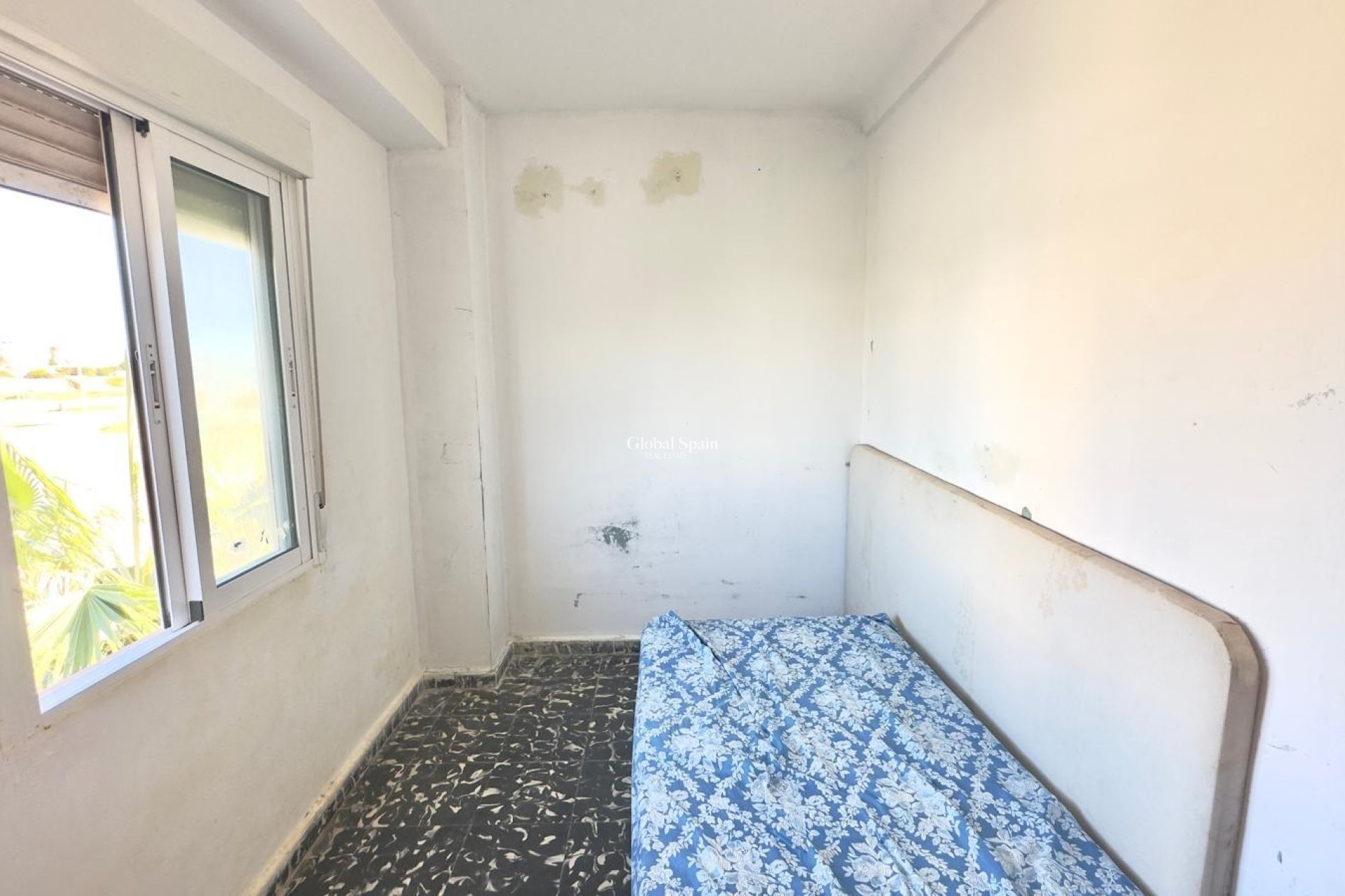 Wederverkoop - APPARTEMENT -
TORREVIEJA - Zona Los Frutales