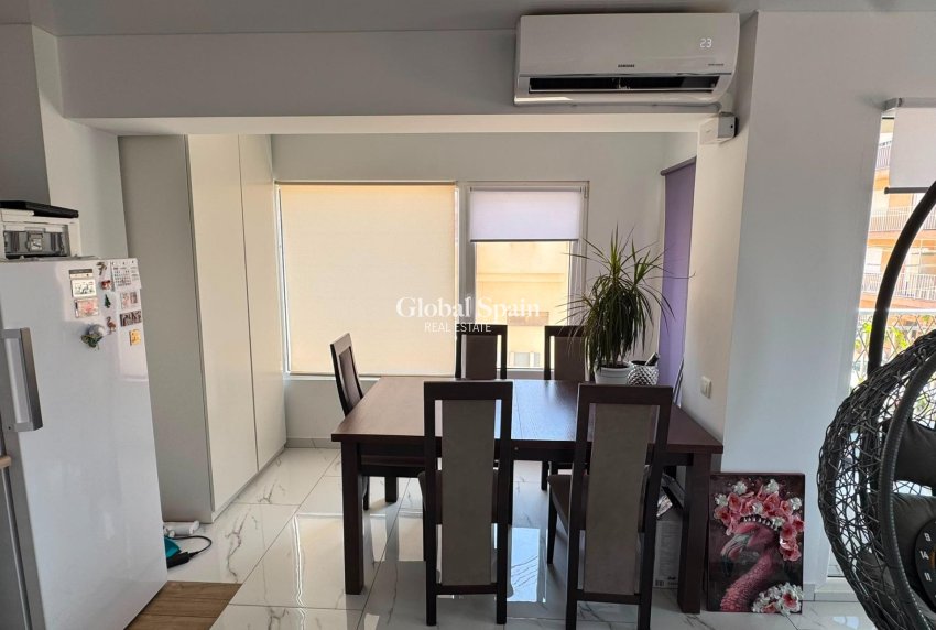Wederverkoop - APPARTEMENT -
TORREVIEJA - Zona Los Frutales