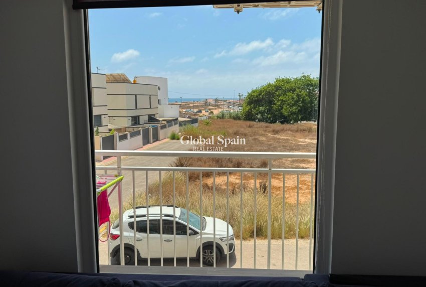 Wederverkoop - APPARTEMENT -
TORREVIEJA - Zona Los Frutales