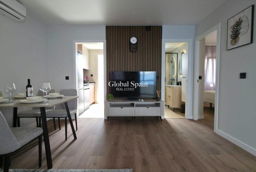 Wederverkoop - APPARTEMENT -
TORREVIEJA - Zona Los Frutales