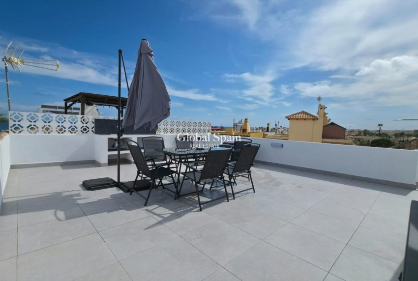 Wederverkoop - APPARTEMENT -
TORREVIEJA - Zona Los Frutales