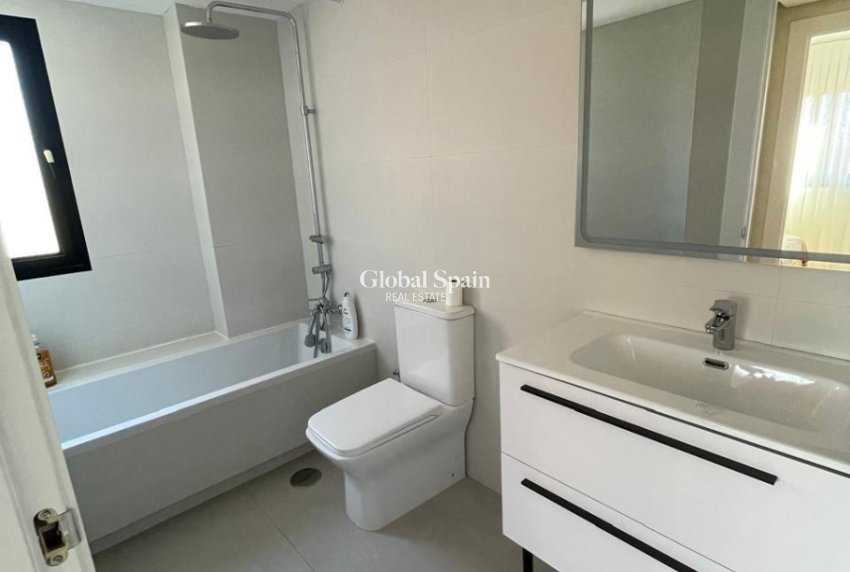 Wederverkoop - APPARTEMENT -
VILLAJOYOSA - Cala de Villajoyosa