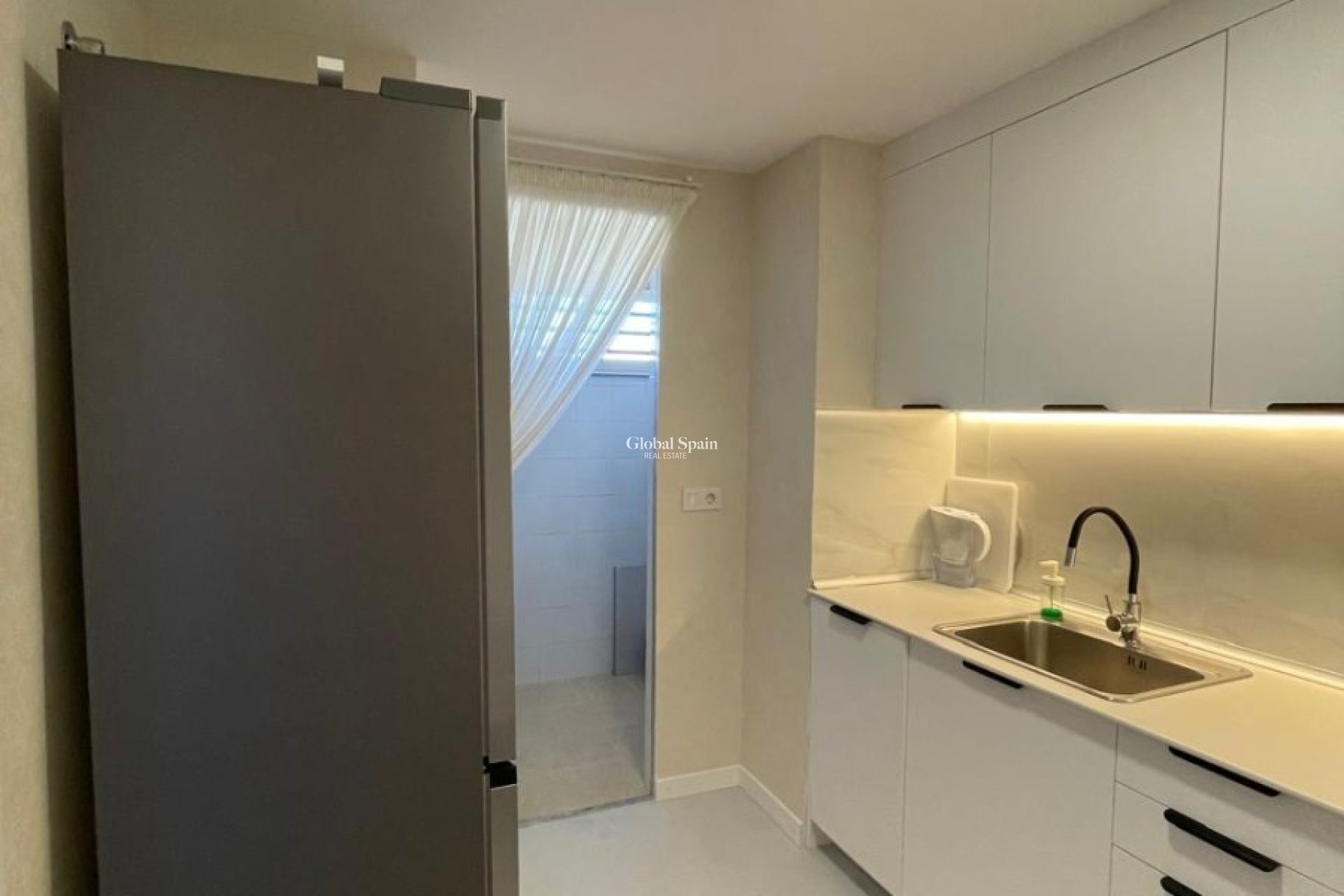 Wederverkoop - APPARTEMENT -
VILLAJOYOSA - Cala de Villajoyosa