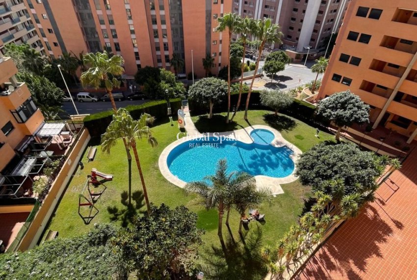 Wederverkoop - APPARTEMENT -
VILLAJOYOSA - Cala de Villajoyosa