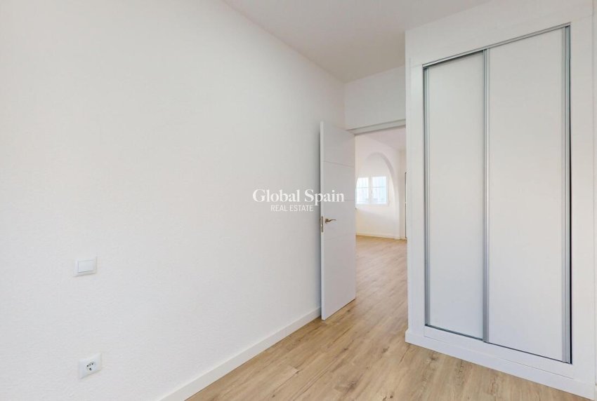 Wederverkoop - APPARTEMENT -
VILLAMARTÍN - Costa Blanca