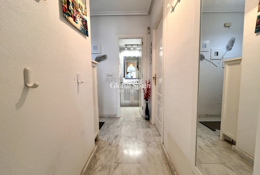 Wederverkoop - APPARTEMENT -
VILLAMARTÍN - Costa Blanca