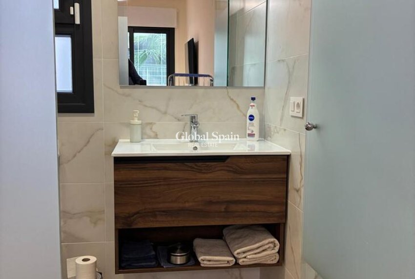 Wederverkoop - APPARTEMENT -
VILLAMARTÍN - Costa Blanca