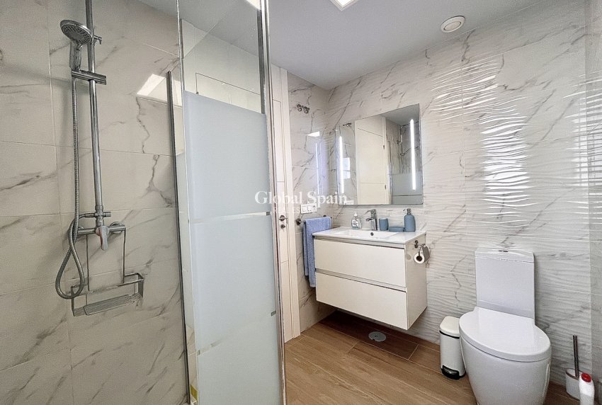 Wederverkoop - APPARTEMENT -
VILLAMARTÍN - Costa Blanca