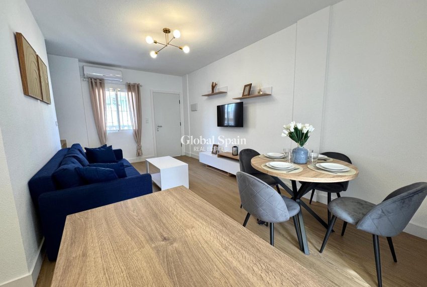 Wederverkoop - APPARTEMENT -
VILLAMARTÍN - Costa Blanca