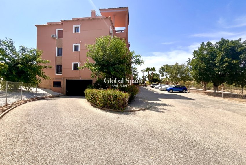 Wederverkoop - APPARTEMENT -
VILLAMARTÍN - Costa Blanca