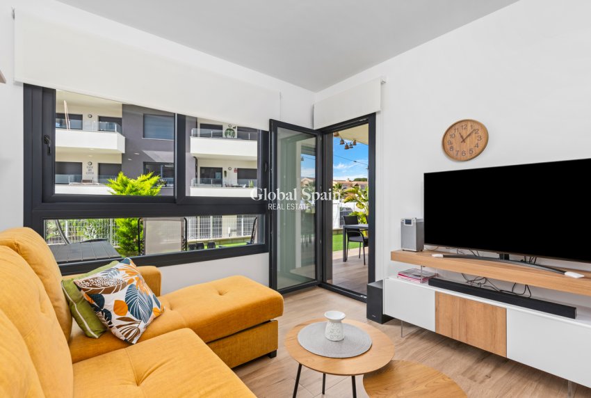 Wederverkoop - APPARTEMENT -
VILLAMARTÍN - Costa Blanca