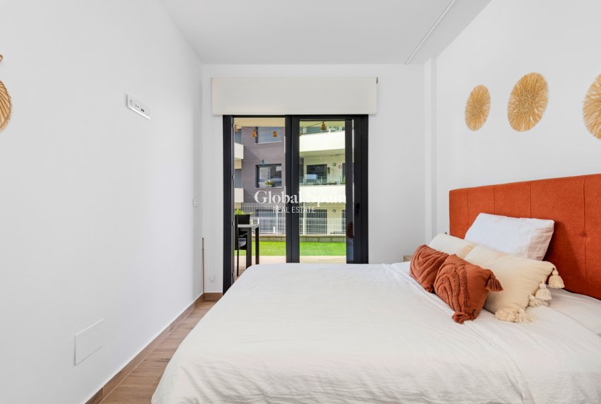 Wederverkoop - APPARTEMENT -
VILLAMARTÍN - Costa Blanca