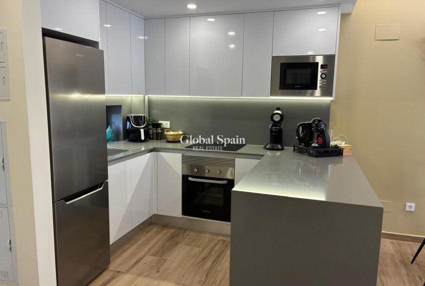 Wederverkoop - APPARTEMENT -
VILLAMARTÍN - Costa Blanca