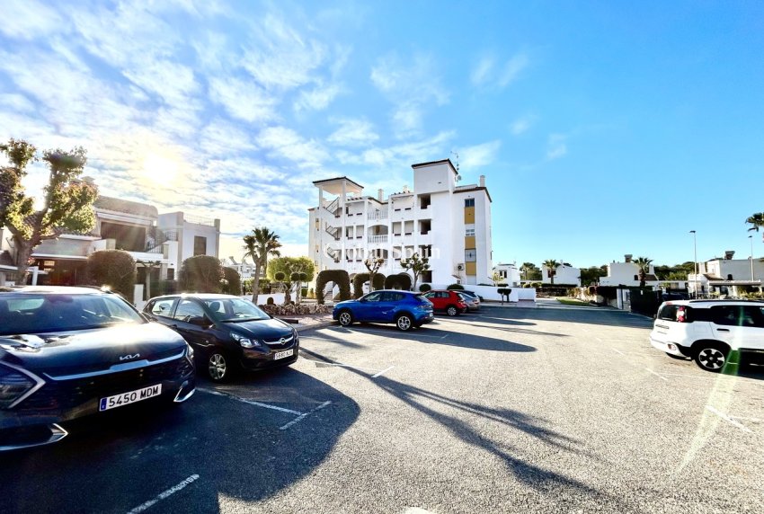 Wederverkoop - APPARTEMENT -
VILLAMARTÍN - Costa Blanca