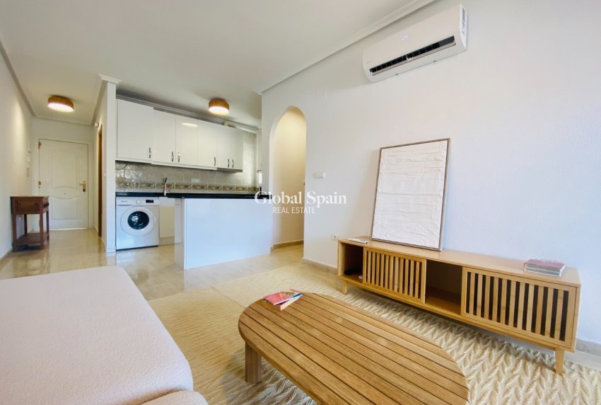 Wederverkoop - APPARTEMENT -
VILLAMARTÍN - Costa Blanca