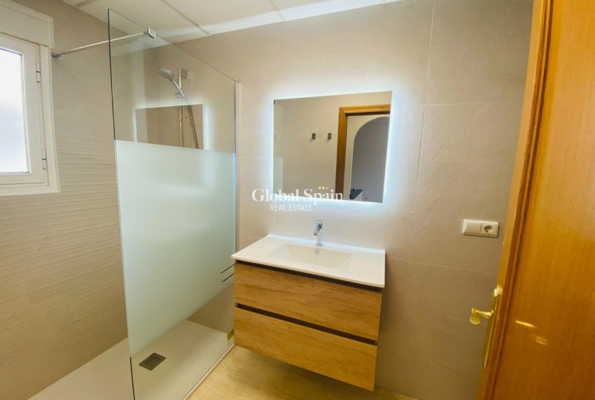 Wederverkoop - APPARTEMENT -
VILLAMARTÍN - Costa Blanca