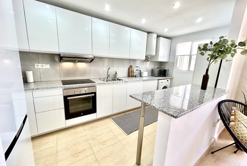 Wederverkoop - APPARTEMENT -
VILLAMARTÍN - Costa Blanca