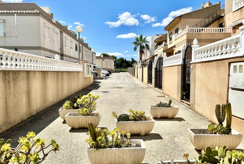 Wederverkoop - APPARTEMENT -
VILLAMARTÍN - Costa Blanca