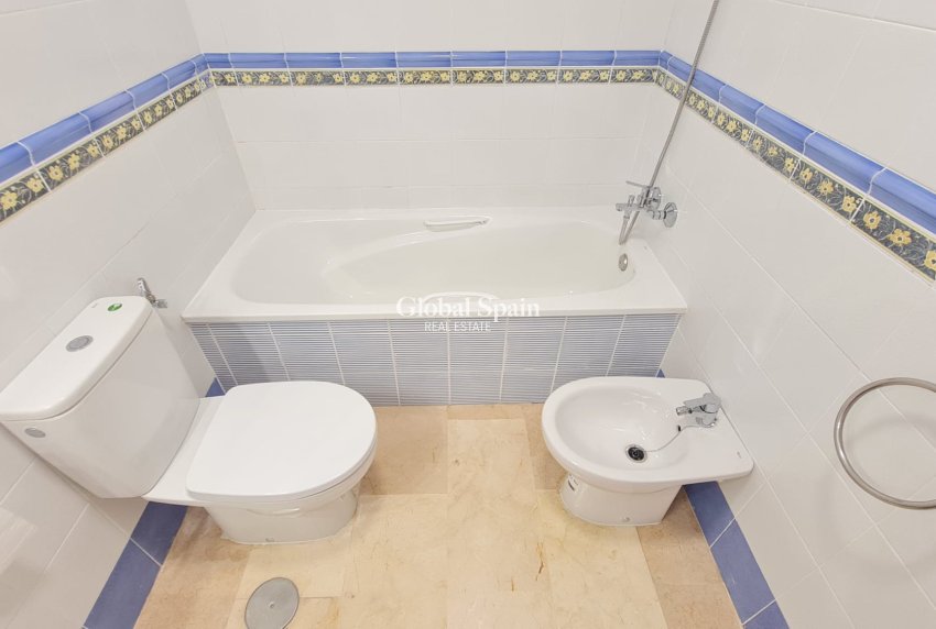 Wederverkoop - APPARTEMENT -
VILLAMARTÍN - Costa Blanca