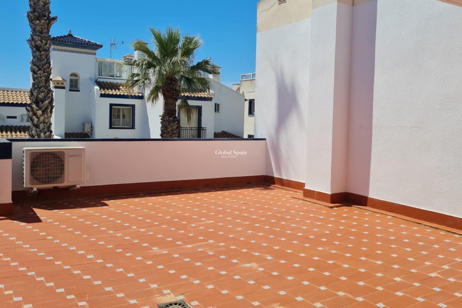 Wederverkoop - APPARTEMENT -
VILLAMARTÍN - Costa Blanca
