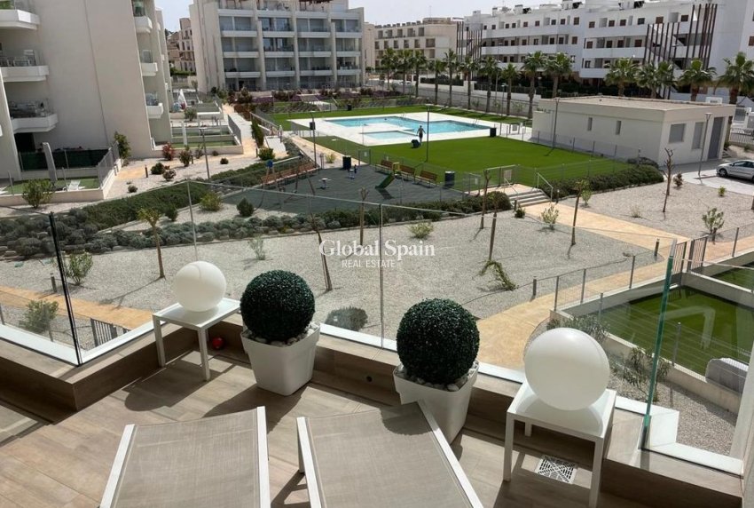 Wederverkoop - APPARTEMENT -
VILLAMARTÍN - Costa Blanca