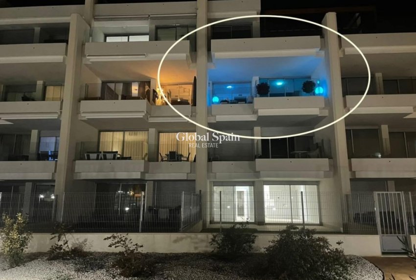 Wederverkoop - APPARTEMENT -
VILLAMARTÍN - Costa Blanca