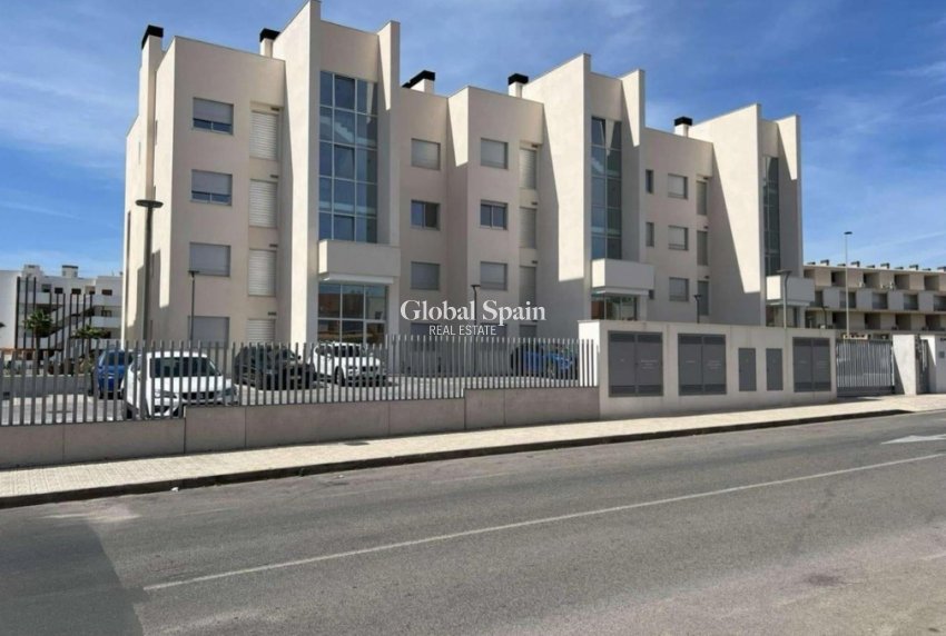 Wederverkoop - APPARTEMENT -
VILLAMARTÍN - Costa Blanca