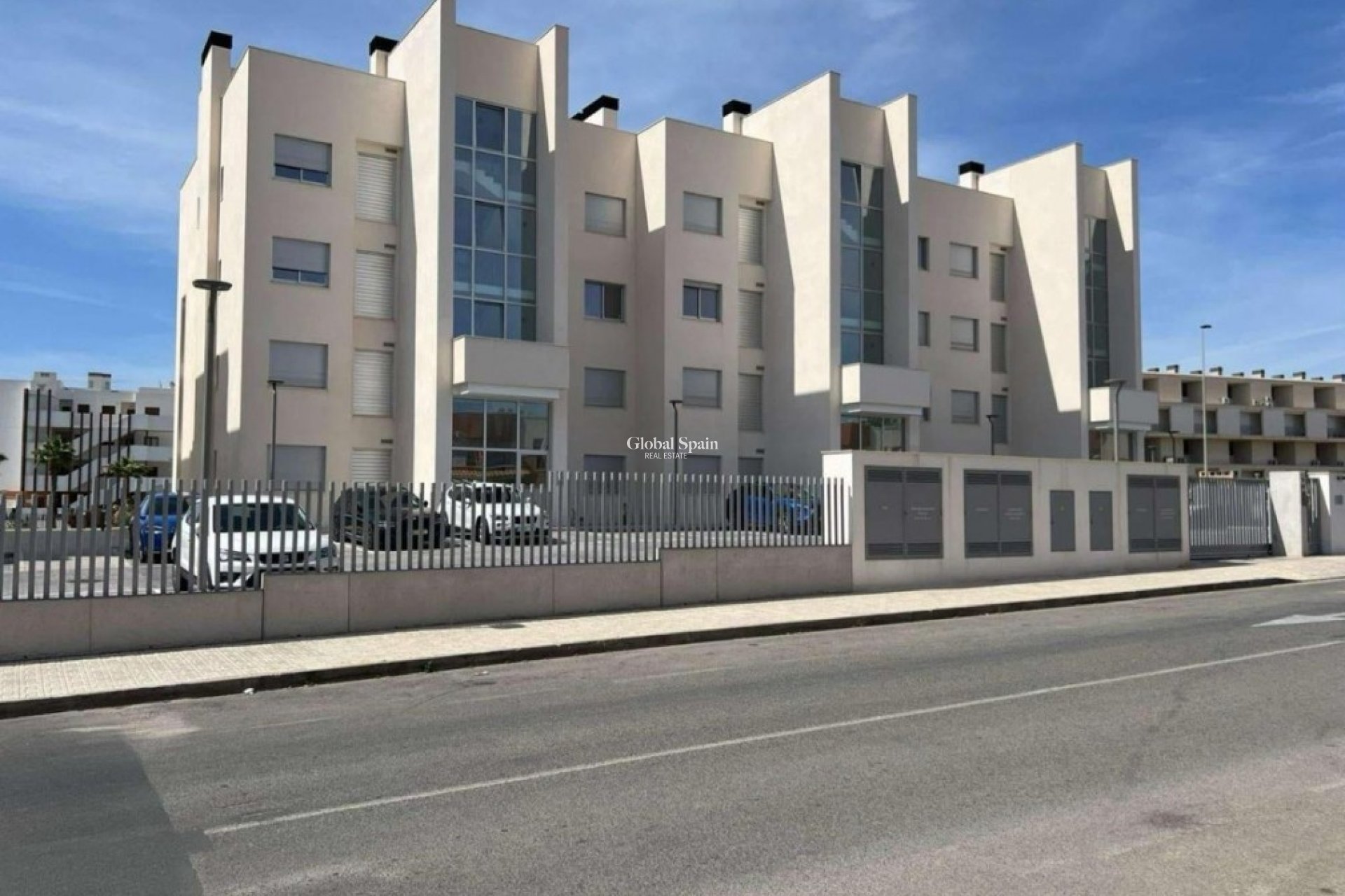 Wederverkoop - APPARTEMENT -
VILLAMARTÍN - Costa Blanca
