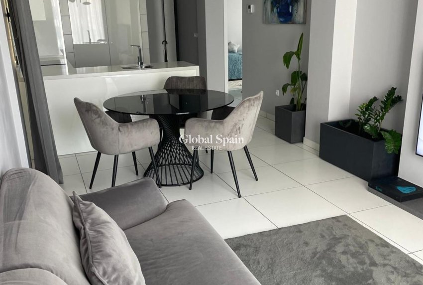 Wederverkoop - APPARTEMENT -
VILLAMARTÍN - Costa Blanca