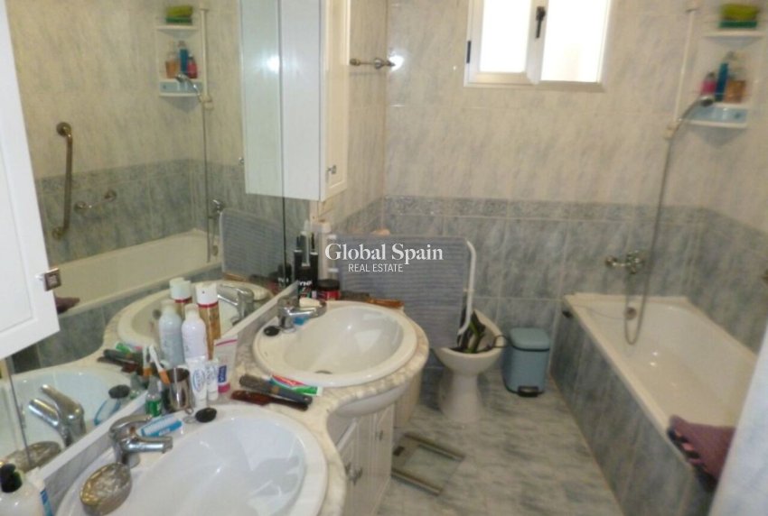 Wederverkoop - APPARTEMENT -
VILLAMARTÍN - Costa Blanca
