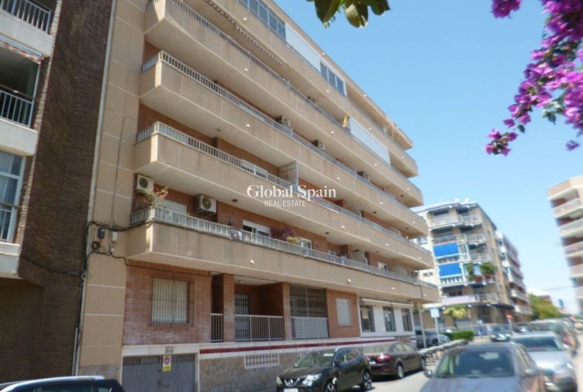 Wederverkoop - APPARTEMENT -
VILLAMARTÍN - Costa Blanca