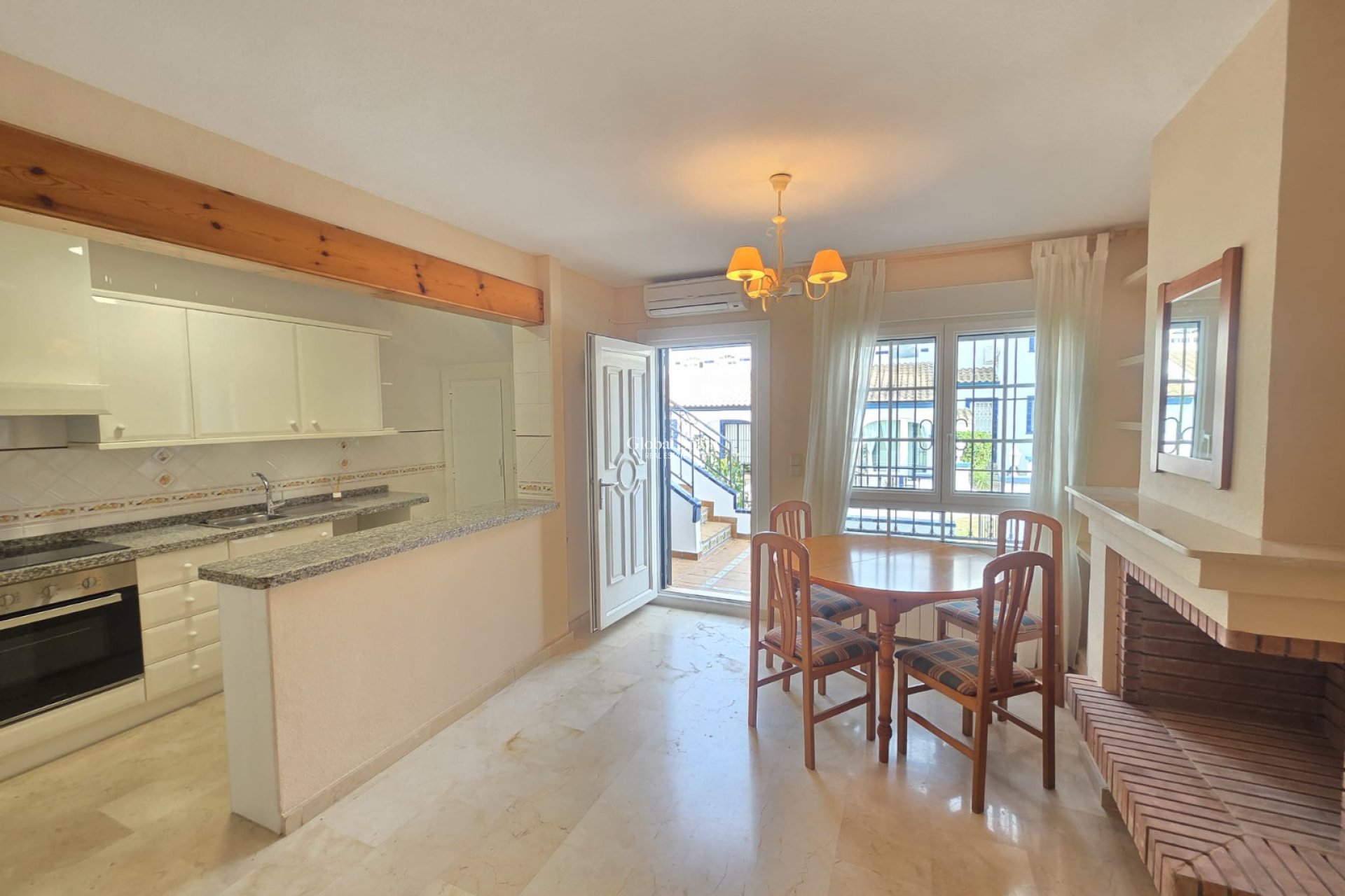 Wederverkoop - APPARTEMENT -
VILLAMARTÍN - Costa Blanca