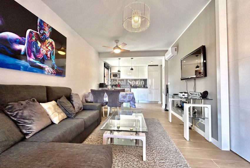 Wederverkoop - APPARTEMENT -
VILLAMARTÍN - Costa Blanca