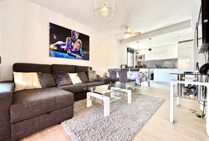 Wederverkoop - APPARTEMENT -
VILLAMARTÍN - Costa Blanca