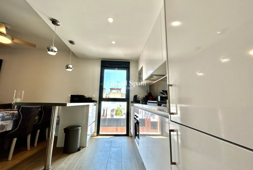 Wederverkoop - APPARTEMENT -
VILLAMARTÍN - Costa Blanca