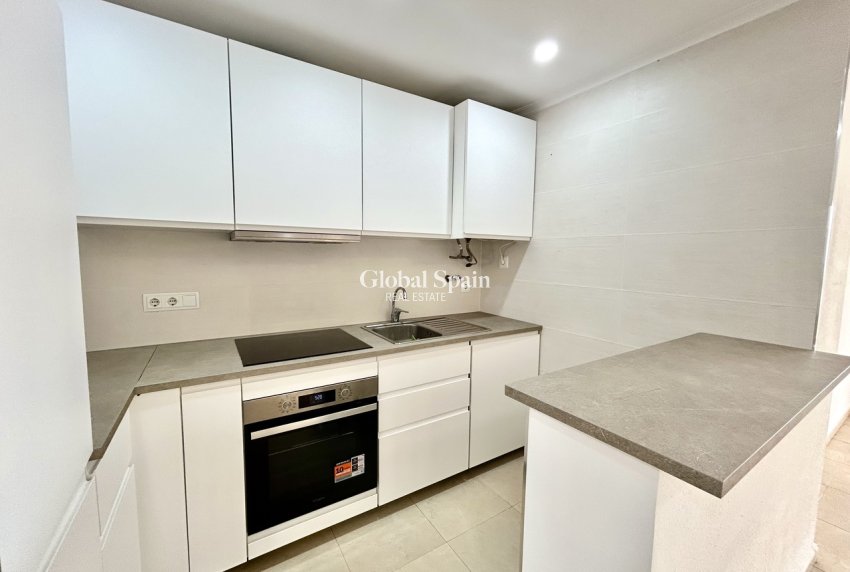 Wederverkoop - APPARTEMENT -
VILLAMARTÍN - Costa Blanca