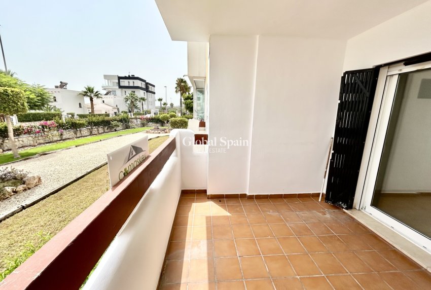 Wederverkoop - APPARTEMENT -
VILLAMARTÍN - Costa Blanca