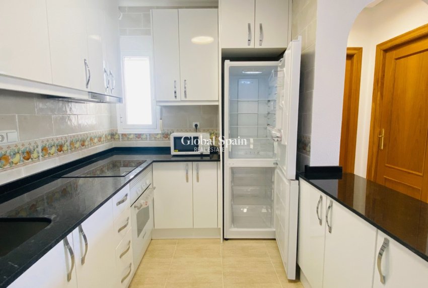 Wederverkoop - APPARTEMENT -
VILLAMARTÍN - Costa Blanca