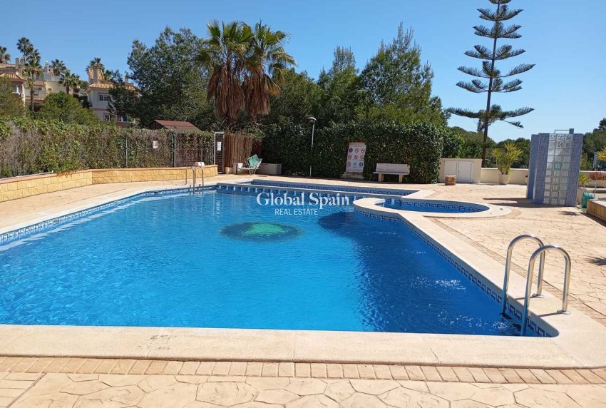Wederverkoop - APPARTEMENT -
VILLAMARTÍN - Costa Blanca