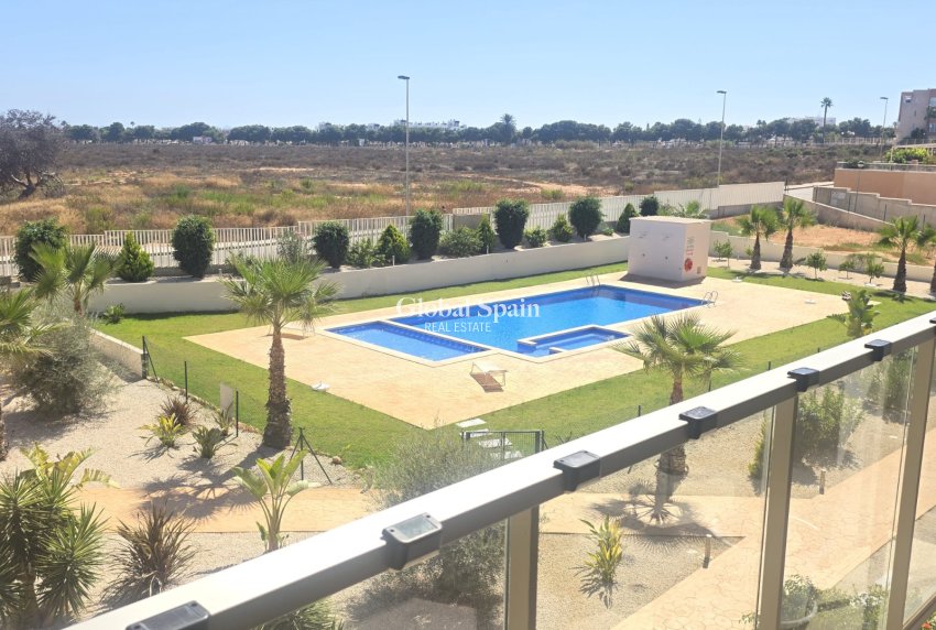 Wederverkoop - APPARTEMENT -
VILLAMARTÍN - Costa Blanca