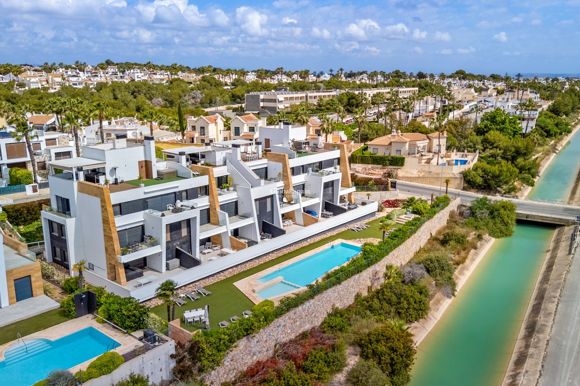 Wederverkoop - APPARTEMENT -
Villamartin - Costa Blanca